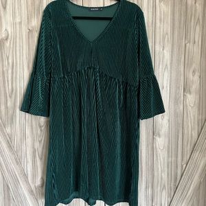 KOJOOIN Women's Green Velvet V Neck 3/4 Ruffle Sleeve Midi Dress